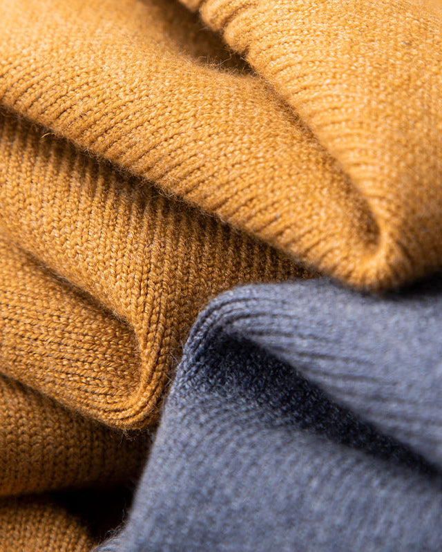 Men's V-Neck Sweater Relaxed Fit Long Sleeve Casual Everyday Layering