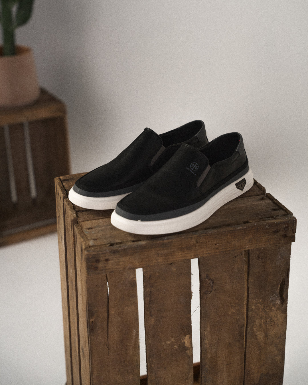 Men's Casual Slip-On Shoes Easy Wear Versatile Everyday Stylish
