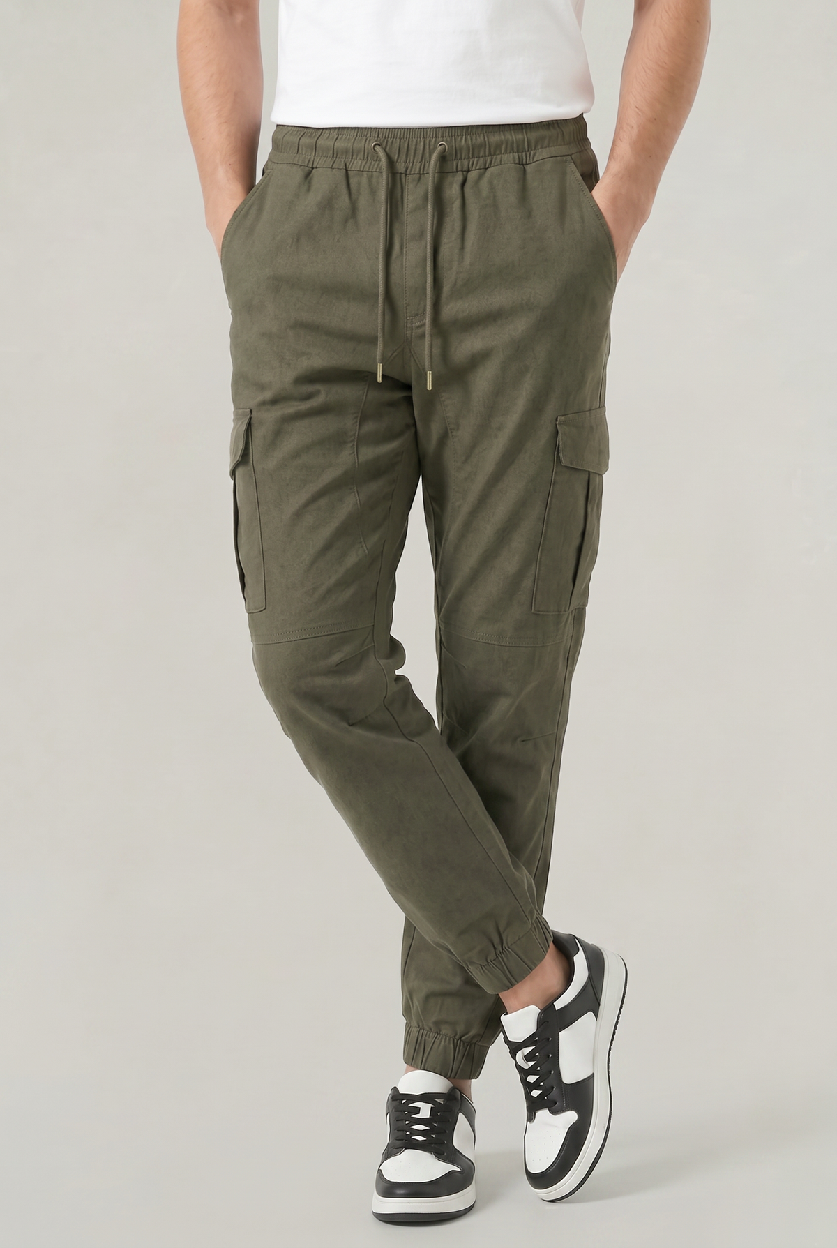 Men's Slim Fit Cargo Pants Utility Pockets Versatile Everyday Casual