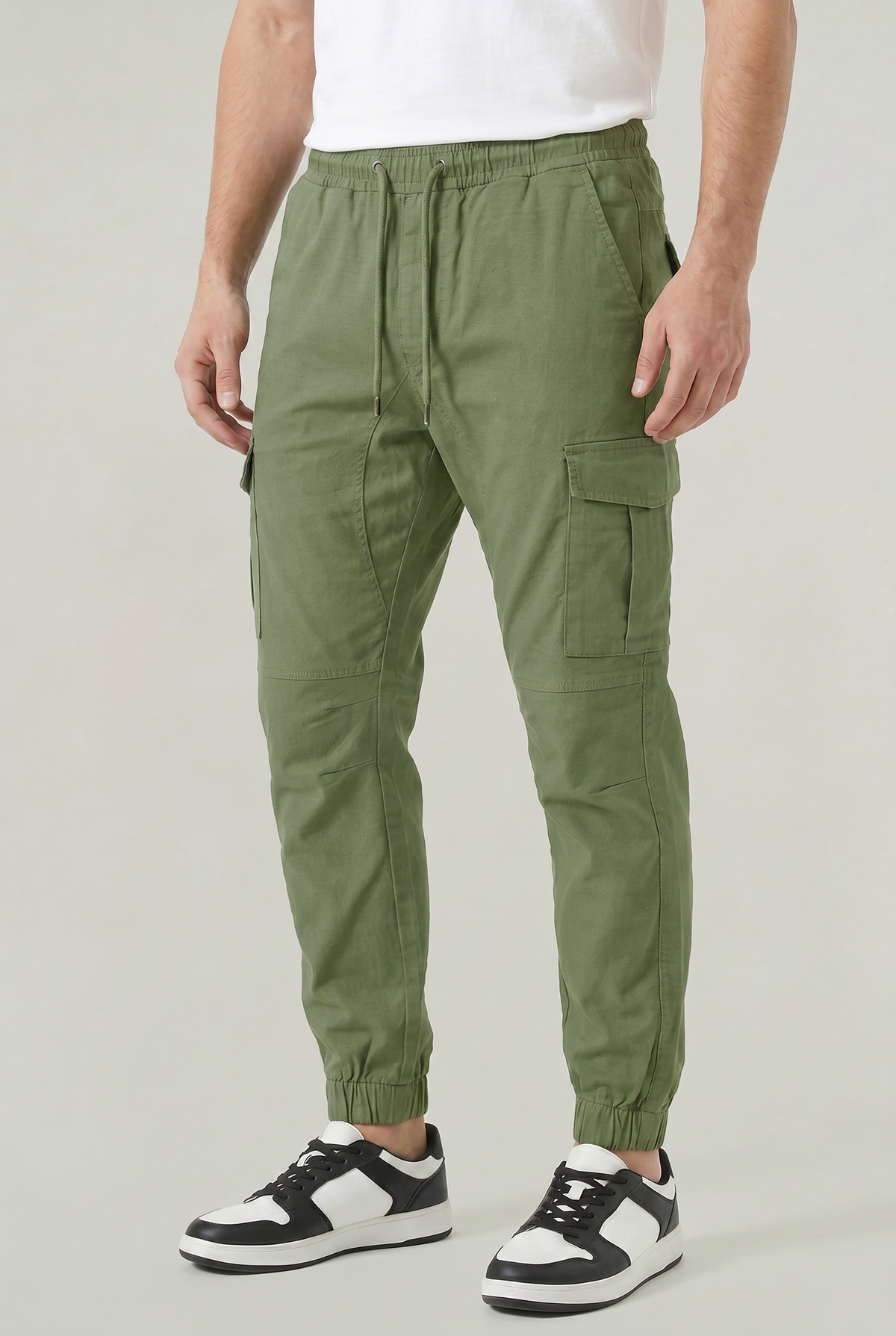 Men's Slim Fit Cargo Pants Utility Pockets Versatile Everyday Casual
