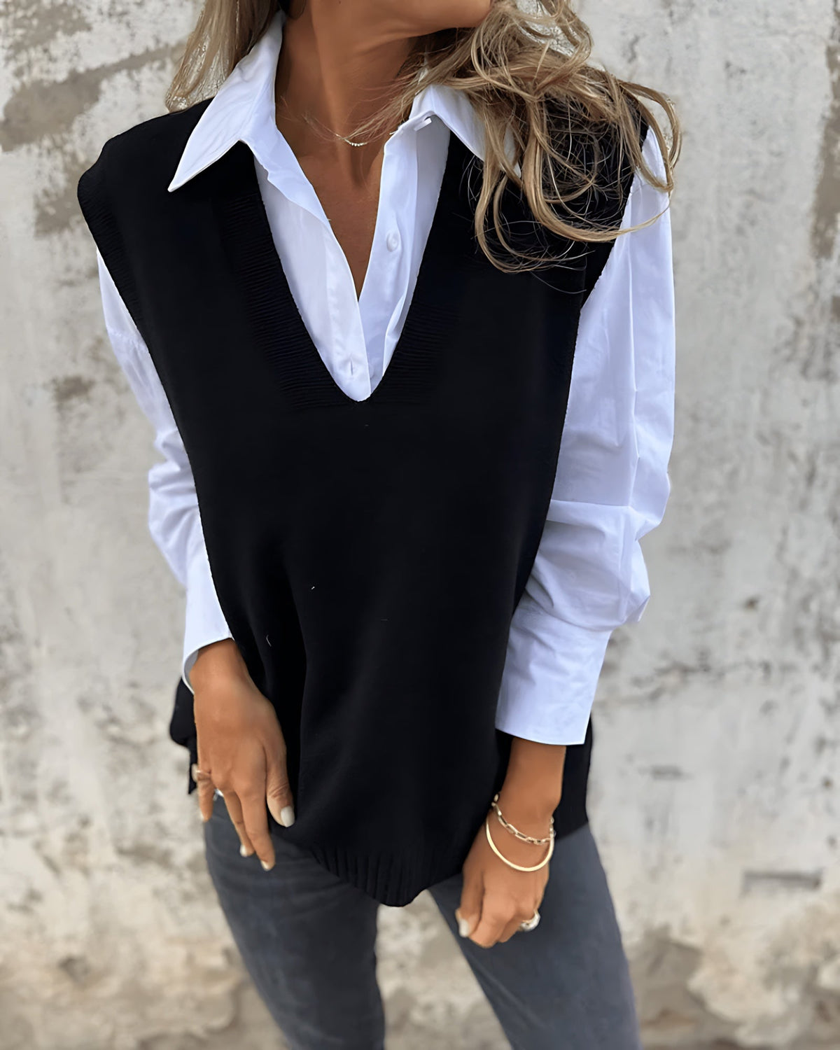 Women's Knit Sweater Vest Deep V-Neck Ribbed Trim Relaxed Fit Casual