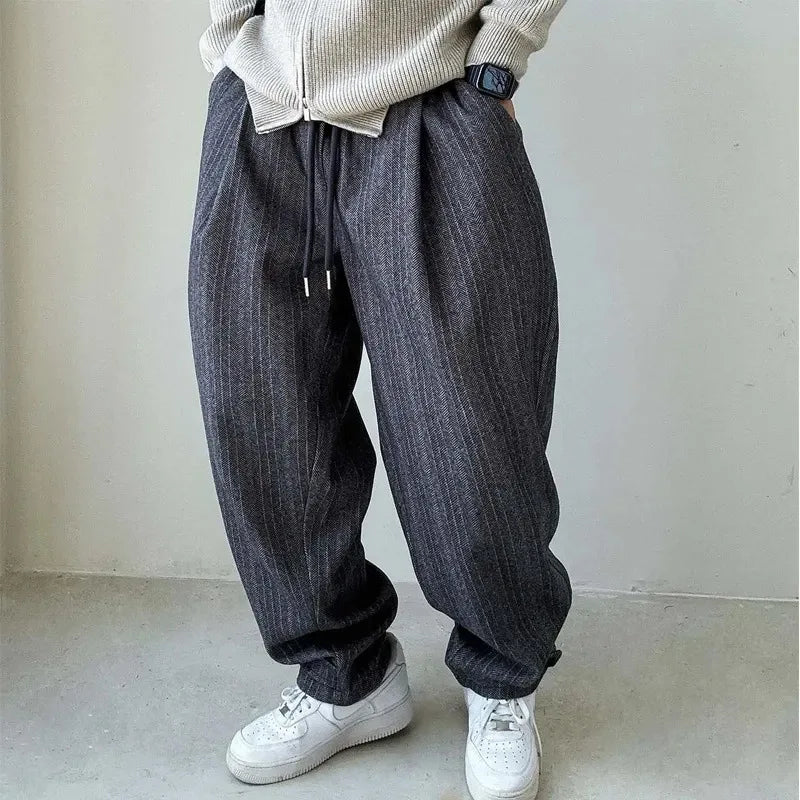 Men's Relaxed Fit Cargo Pants Utility Pockets Versatile Everyday Style