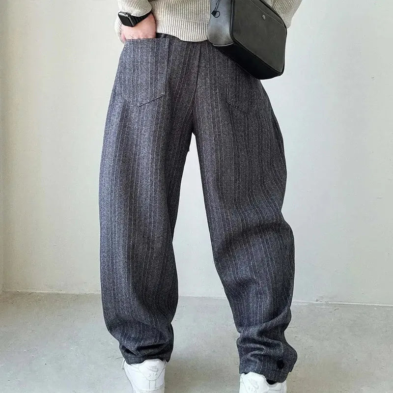 Men's Relaxed Fit Cargo Pants Utility Pockets Versatile Everyday Style