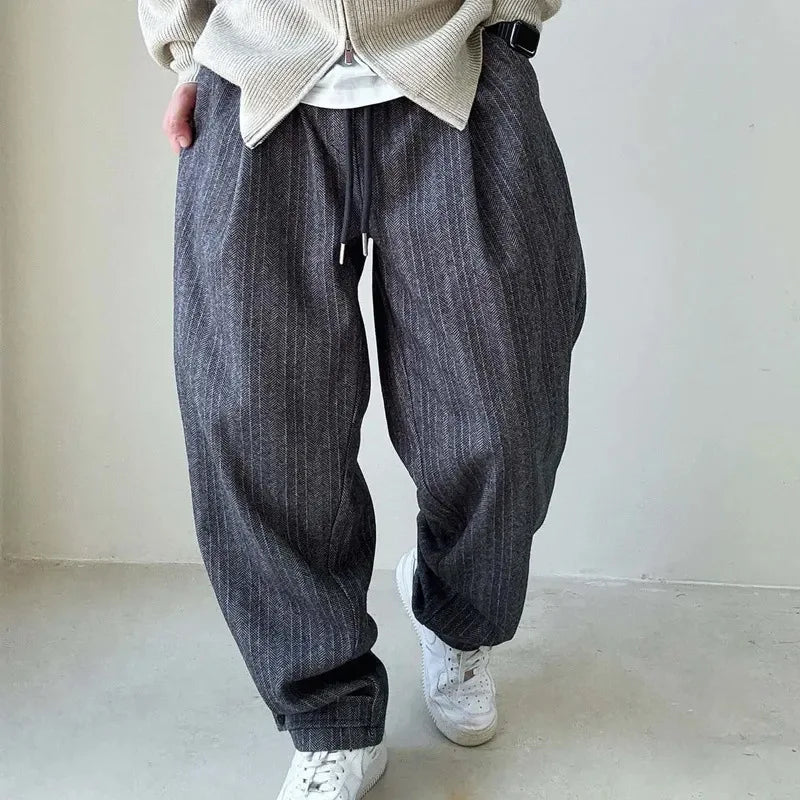 Men's Relaxed Fit Cargo Pants Utility Pockets Versatile Everyday Style